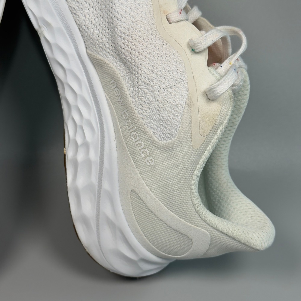 New Balance Fresh Foam Arishi V4 Womens 9.5 9 1/2 B Running Shoes White Orange - Picture 12 of 16